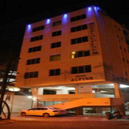 Hotel Alpine Pune Luaran gambar