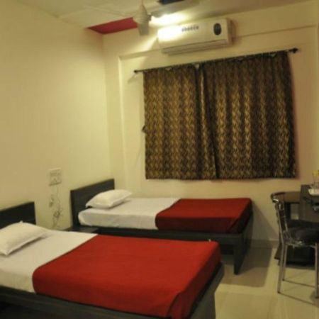 Hotel Alpine Pune Luaran gambar