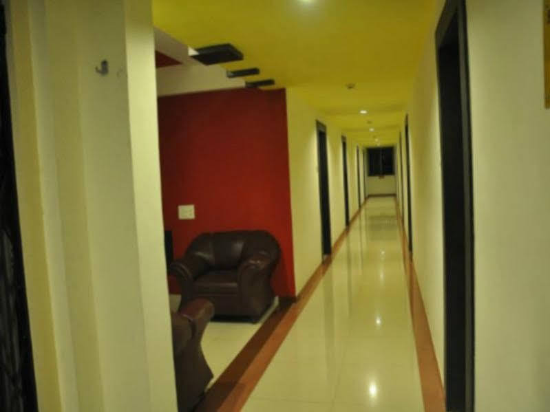 Hotel Alpine Pune Luaran gambar