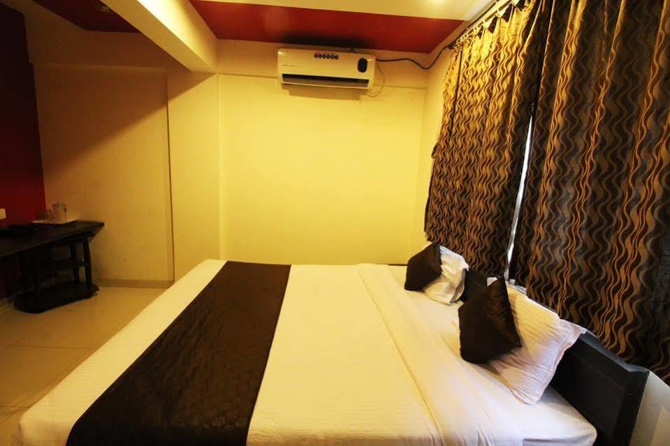 Hotel Alpine Pune Luaran gambar