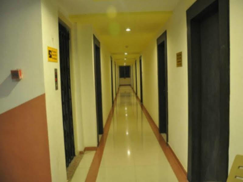 Hotel Alpine Pune Luaran gambar